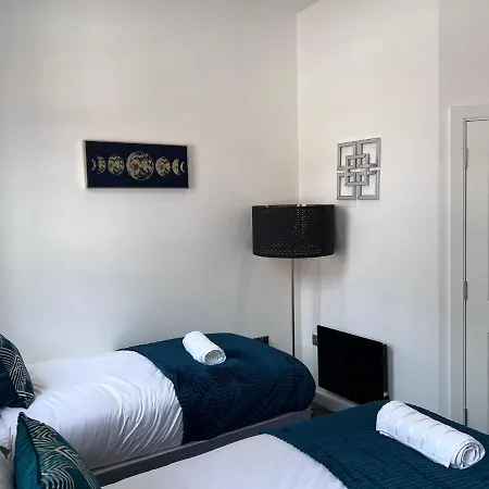 Luxury Birmingham 2 Bedroom Town House Exterior photo