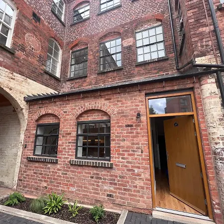 Luxury Birmingham 2 Bedroom Town House Exterior photo