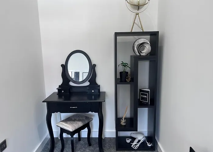 Luxury Birmingham 2 Bedroom Town House