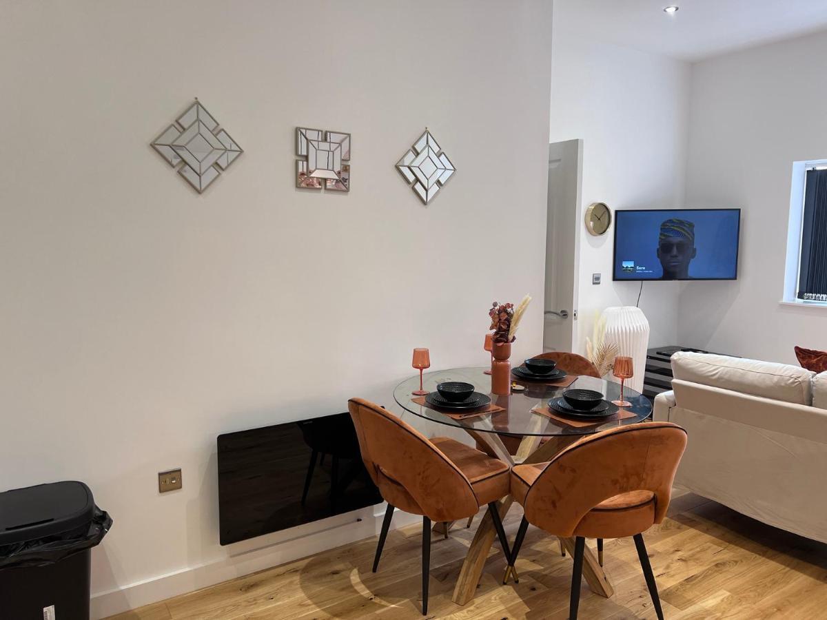 Luxury 2 Bedroom Town House *